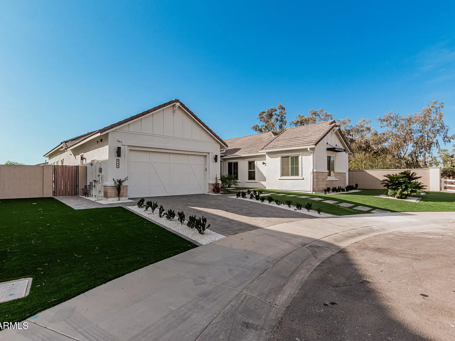 5 bed, 4.5 bath, 4143 sqft, $12,950 — Photo 3