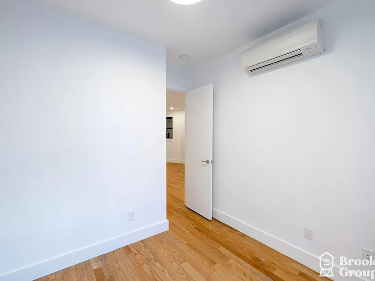 435 De Kalb Ave #4R — Photo 6
