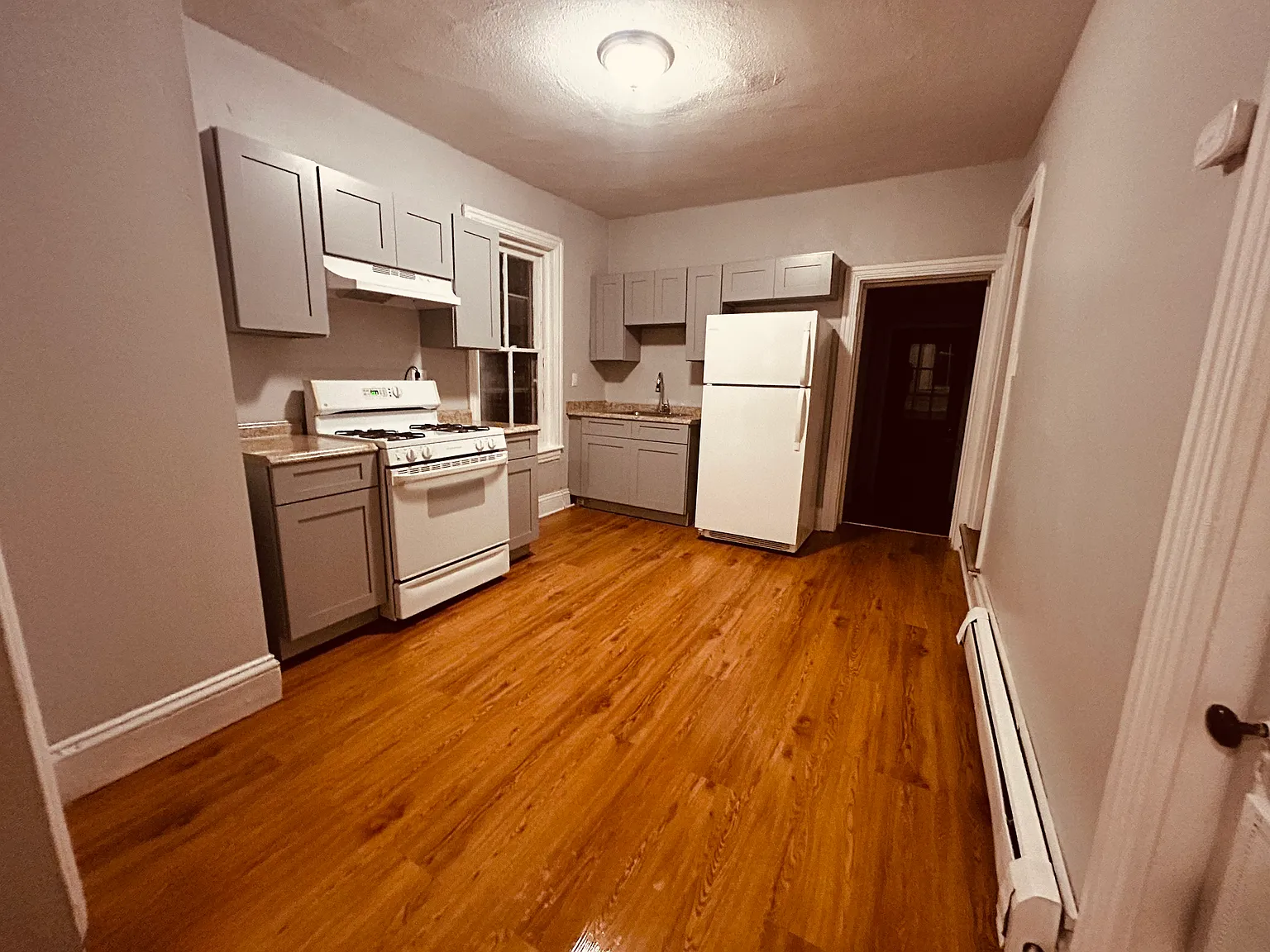3 bed, $1,750 — Photo 2