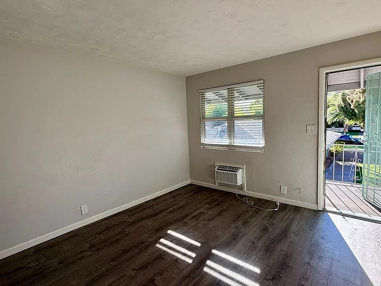 829 N 4th Ave — Photo 8