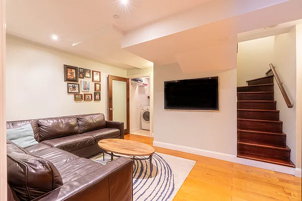 Rented by Corcoran | media 14