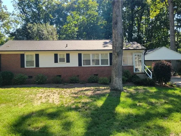 3608 Wilshire Dr, Greensboro, NC 27408