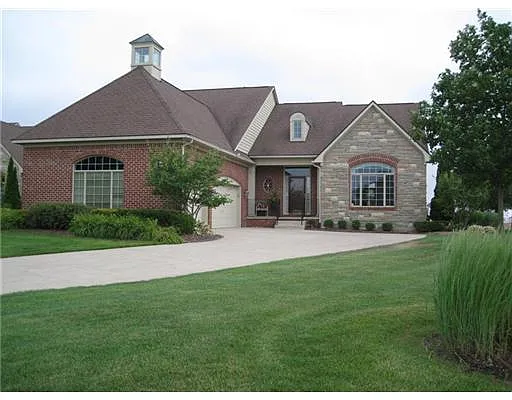 5396 Pinnacle Ct photo 1