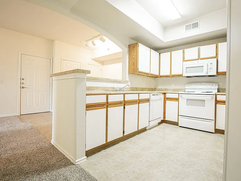 Town Square Apartments — Photo 16