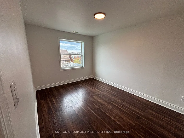 85A Evans Ave #UPPER — Photo 24