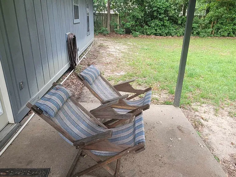 8812 Pembroke Ct N — Photo 16