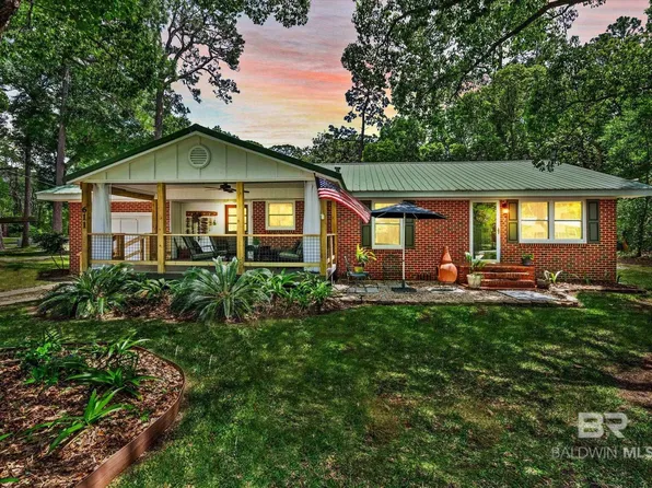 611 General Anderson Pl, Dauphin Island, AL 36528