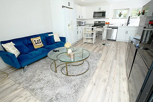 23827 Victory Blvd Photo 1