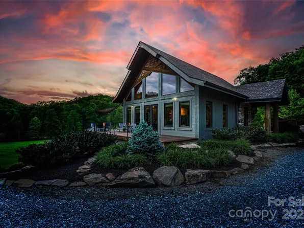 55 Maynards Way, Hendersonville, NC 28792