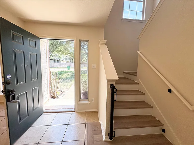 1101 Wood Creek Dr — Photo 5