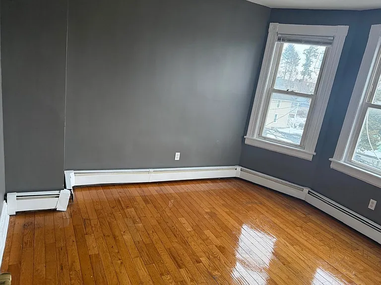 1018 Hancock Ave — Photo 4