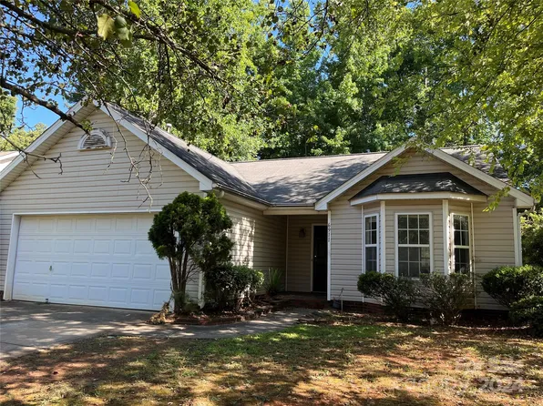 6911 Silver Garden Ln, Charlotte, NC 28216