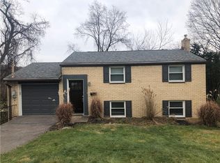 576 Lucia Rd, Pittsburgh, PA 15221