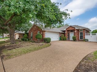 725 Nandina Way, Waxahachie, TX 75165