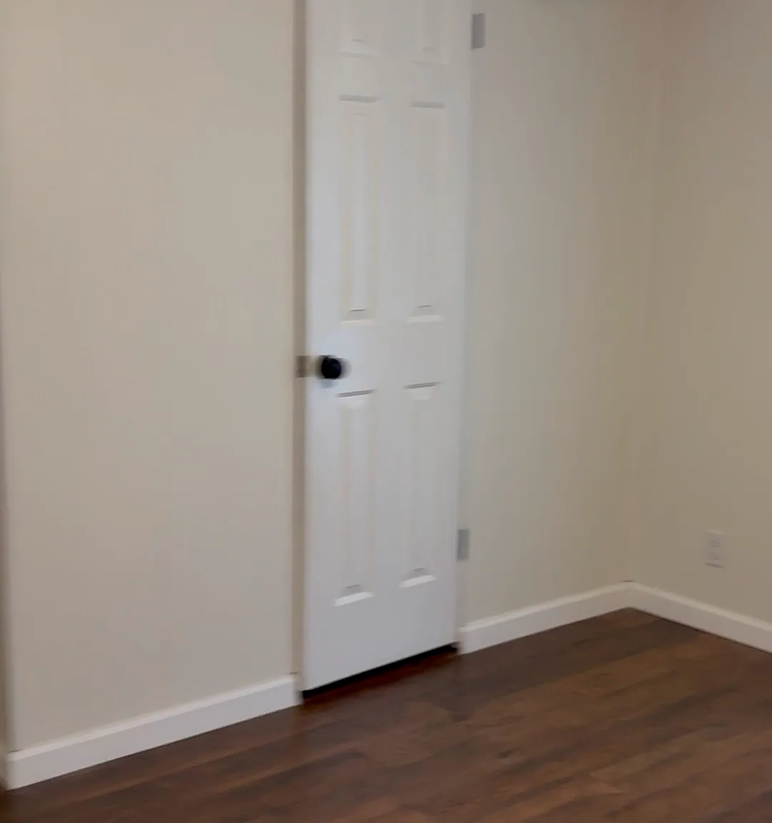 6 bed, 2200 sqft, $2,200 — Photo 2