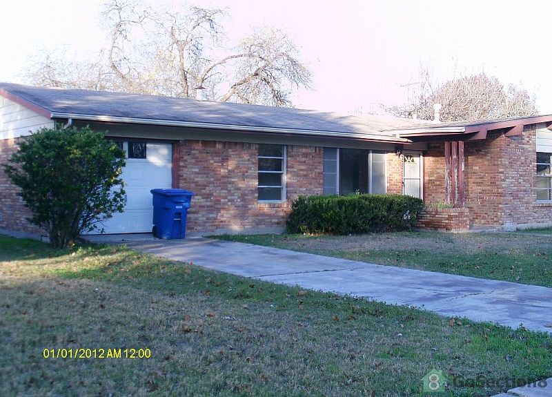 1st image of 4623 Lakewood Dr