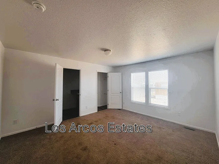 650 E Busby Dr #B — Photo 5