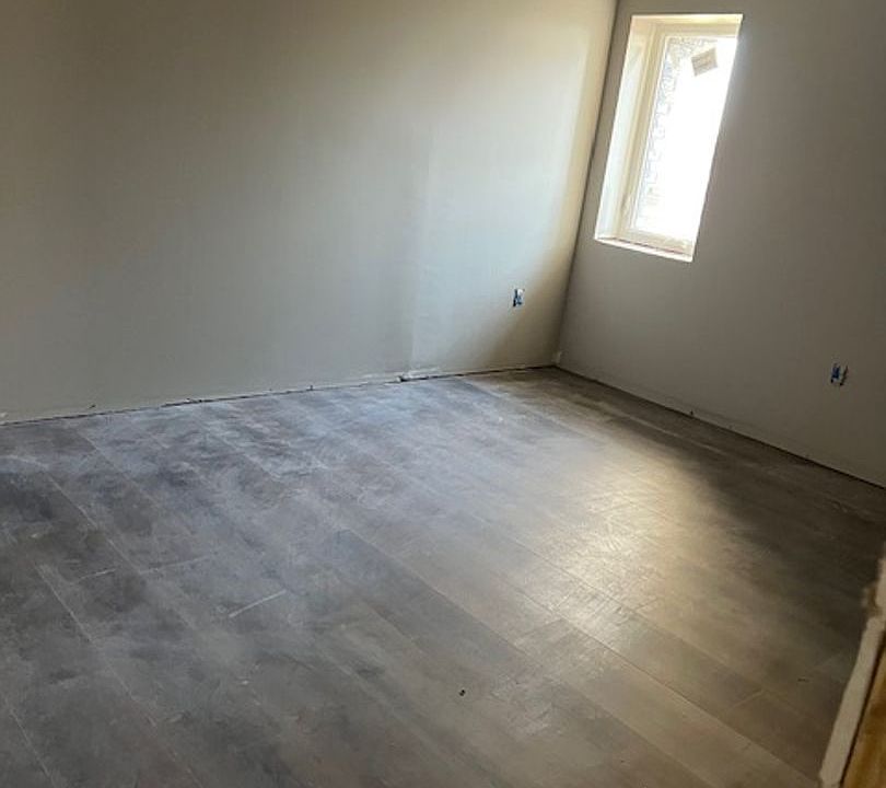 2nd image of 401 McFarland St #101