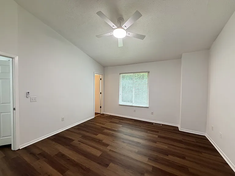 2805 Queen Anne Ct — Photo 21