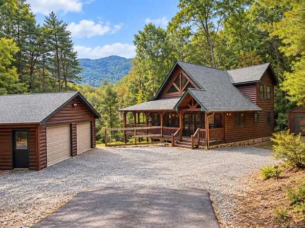 171 Oak View Rd, Blue Ridge, GA 30513