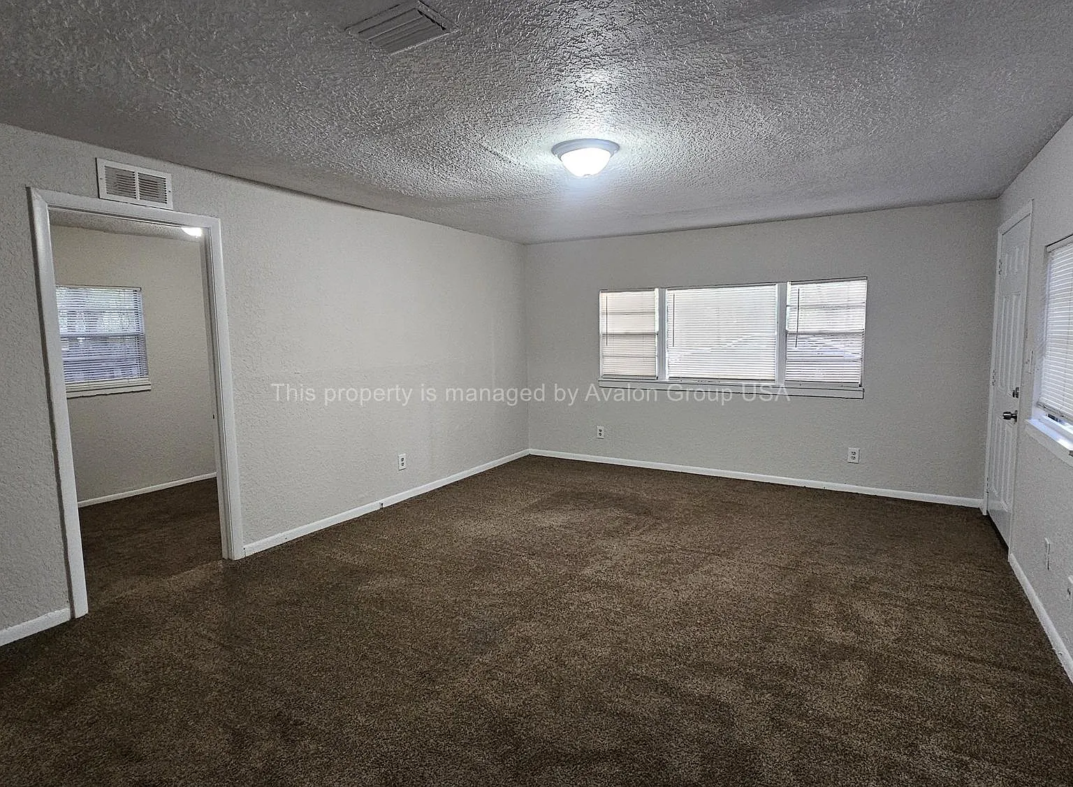 3 bed, 1.5 bath, 977 sqft, $1,225 — Photo 4