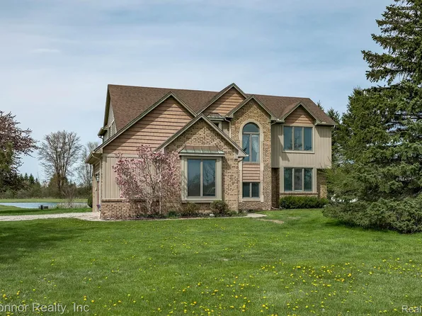 7978 Frith Rd, Columbus, MI 48063
