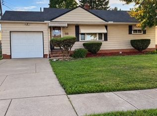 15600 Glenwood Ave, Maple Heights, OH 44137