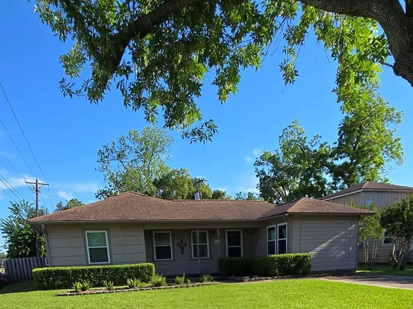 1116 Southampton St, Angleton, TX 77515