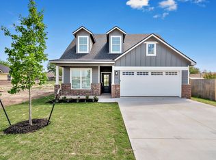 423 Travis Dr, Mc Gregor, TX 76657