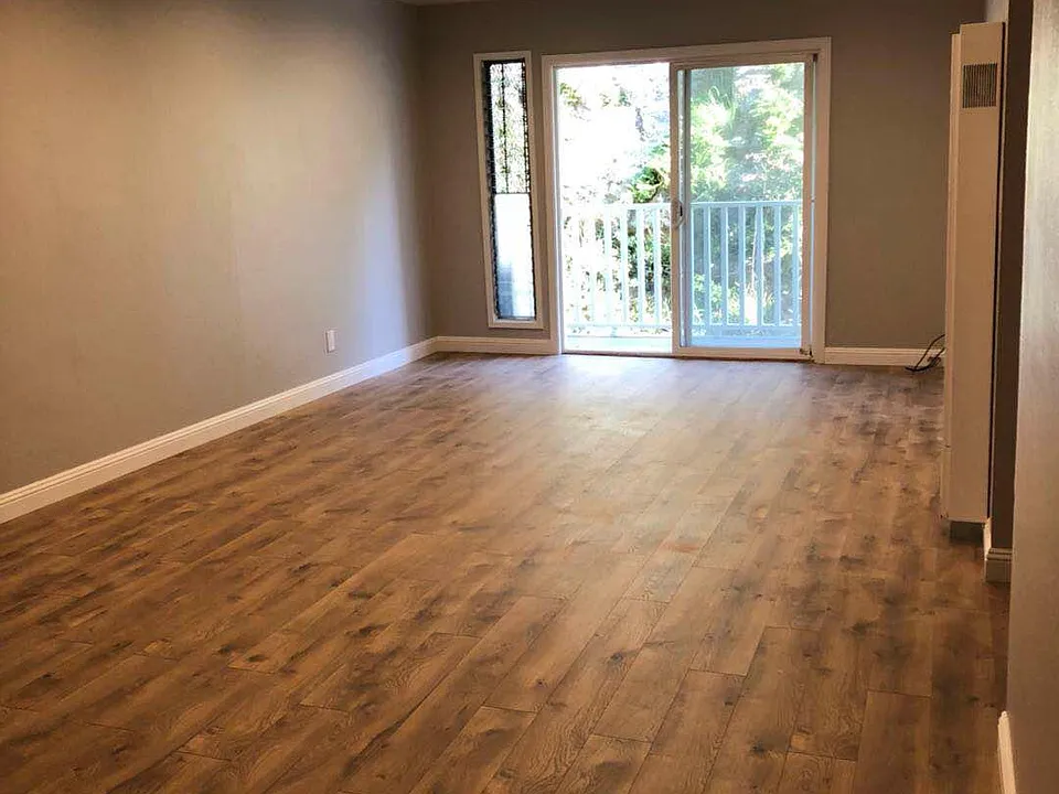 381 Peoria St #2
