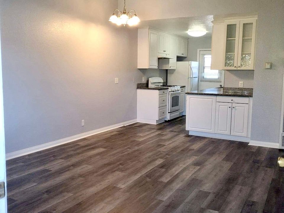 1st image of 1124 Molino Ave APT 8