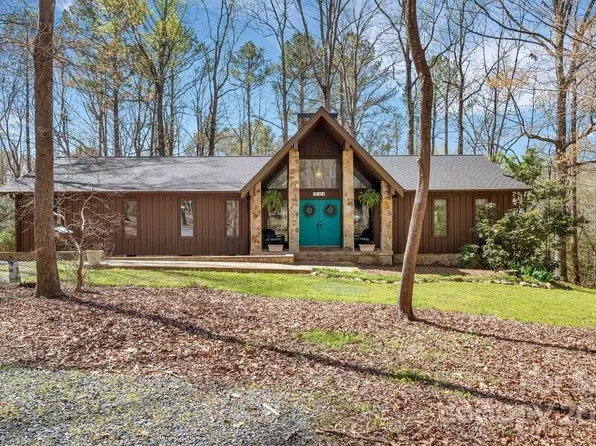 241 Country Club Dr, Troy, NC 27371