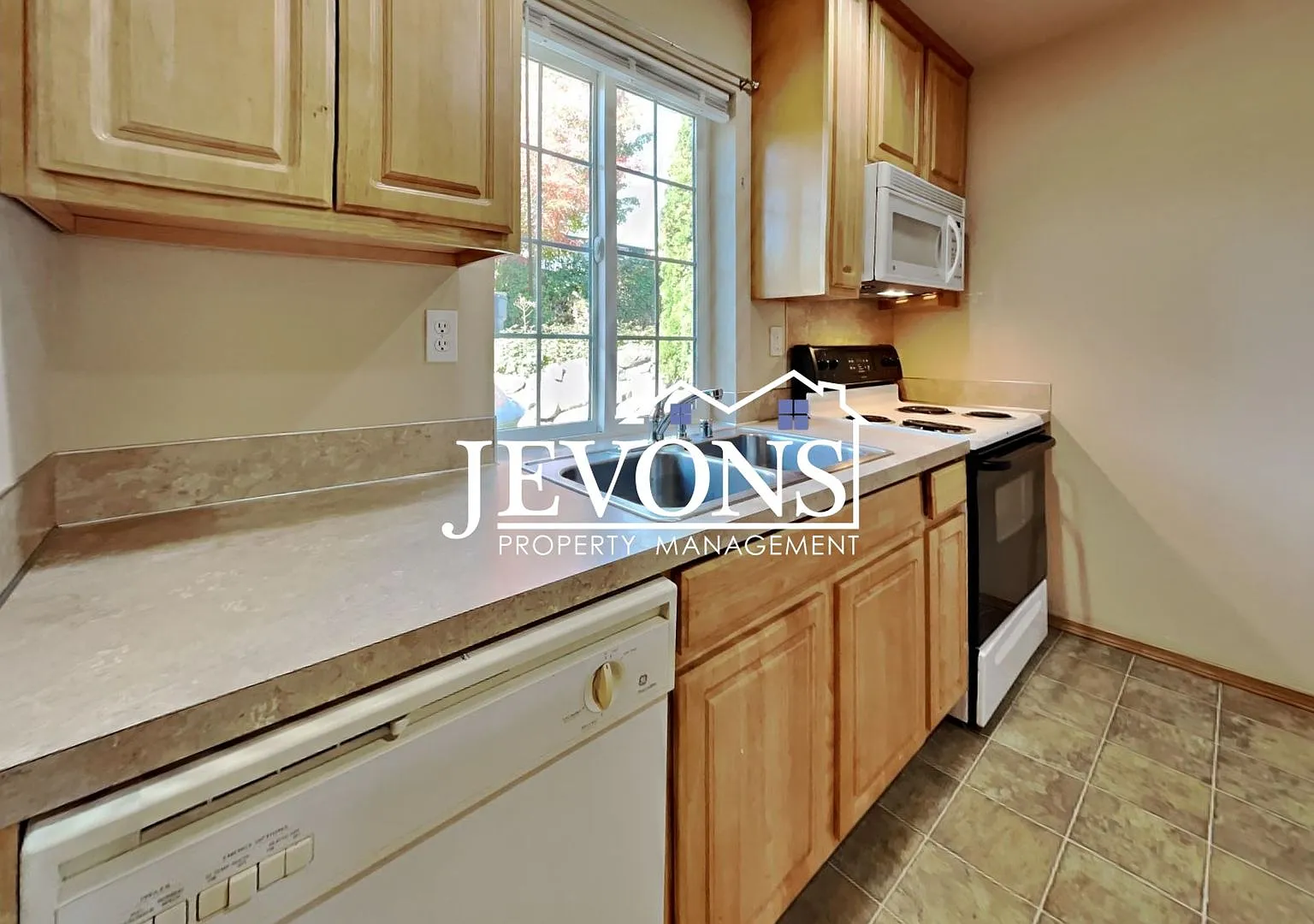 3018 S 43rd St Tacoma, WA 98409 — Photo 3