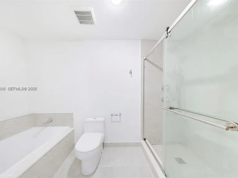488 NE 18th St #2304 — Photo 8