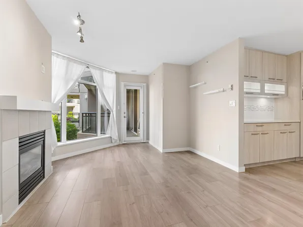 8480 Granville Ave #219, Richmond, BC V6Y 4E8