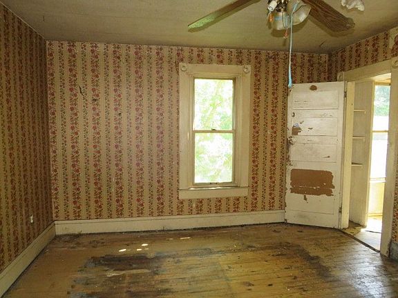 5th image of 115 Chess St