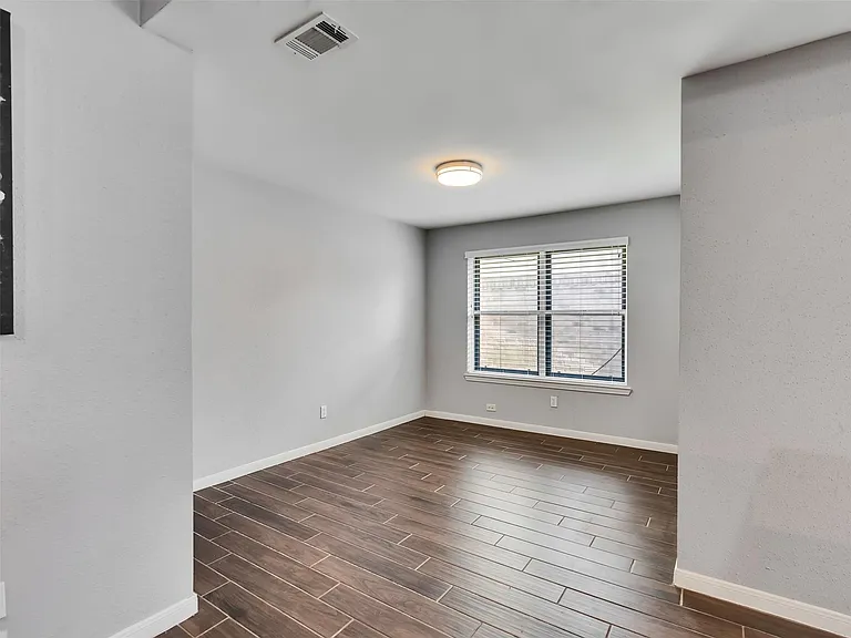 2554 Olympus Dr — Photo 12