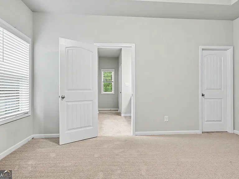 270 Southridge — Photo 28