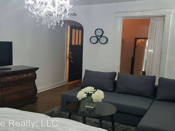 2nd image of 7212 Lyndover Pl