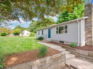 76 Fort Shantok Rd, Uncasville, CT 06382