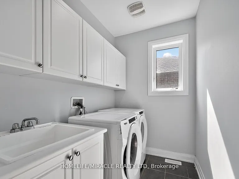 1032 Edinburgh Dr — Photo 34