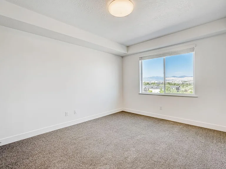 South Ridge Apartments — Photo 22