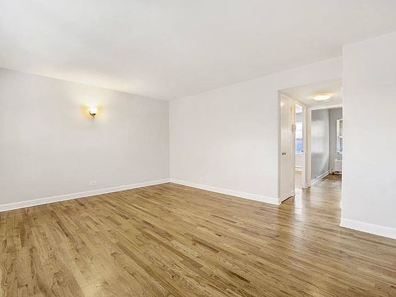 4th image of 2104 W Foster Ave #1S