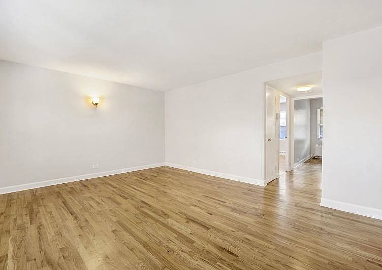 1st image of 2104 W Foster Ave #2124-1S