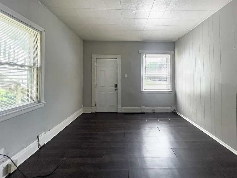 824 W University Ave — Photo 6
