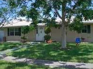 8551 NW 46th St, Lauderhill, FL 33351