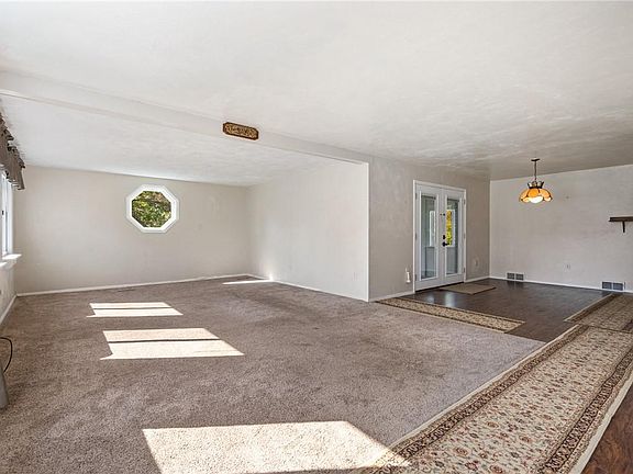 2nd image of 447 Englewood Dr