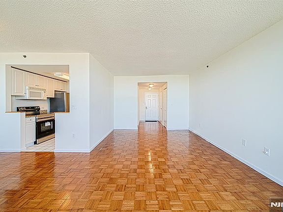 4th image of 100 Old Palisade Rd APT 3415