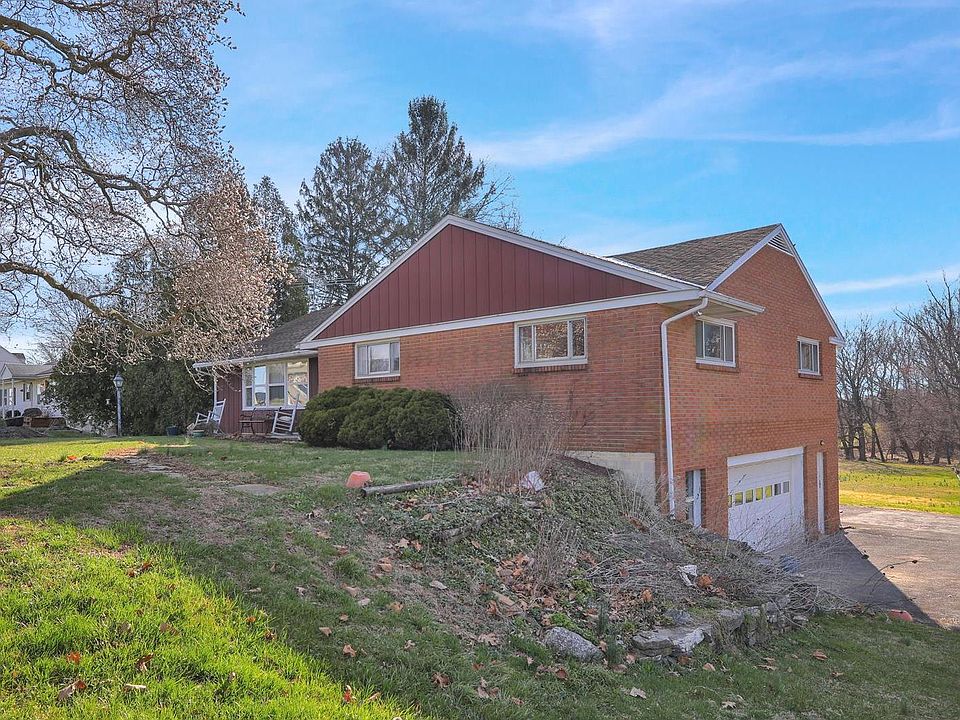 1st image of 2460 Honeysuckle Ln