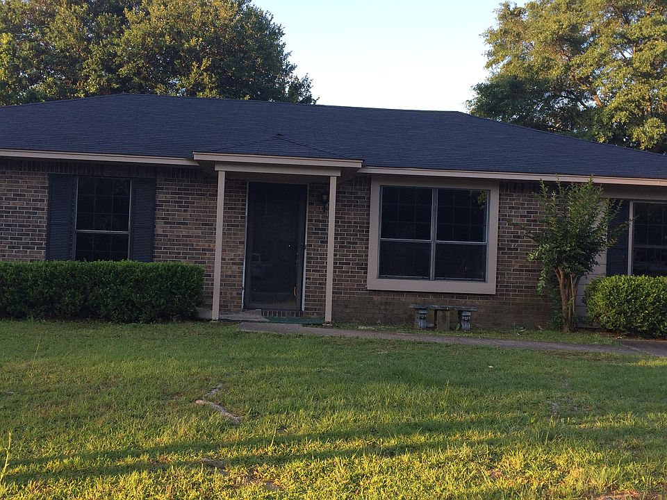 1st image of 123 Stewart Ct